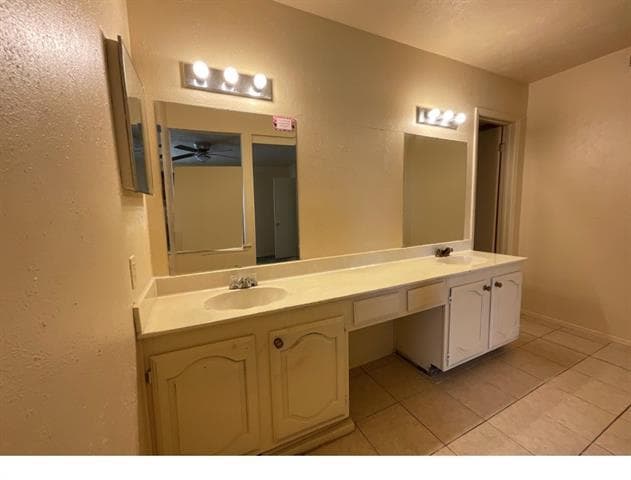 Building Photo - 5821 Winell Dr