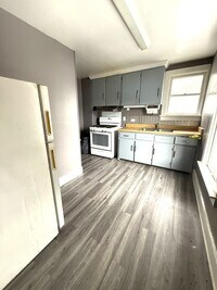 Building Photo - 428 E 27th St