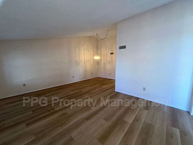 Building Photo - 18407 N 137th Dr