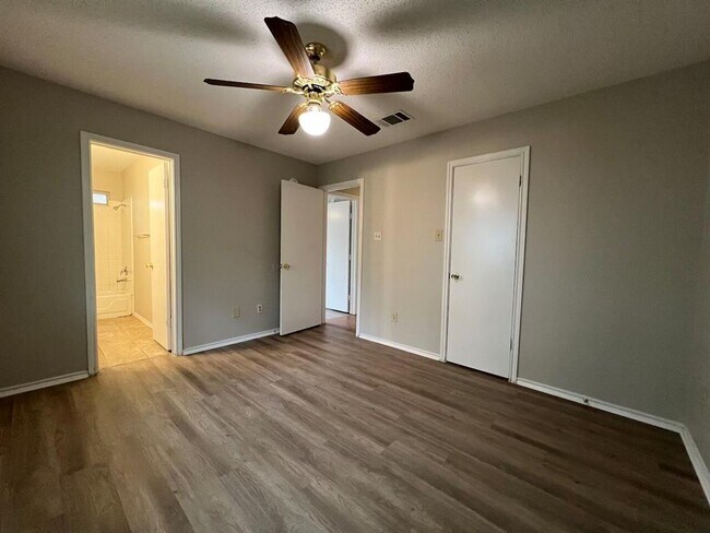 Building Photo - 7209 Aldea Dr