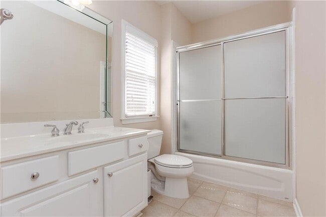 Building Photo - 3206 Windsor Lake Dr NE