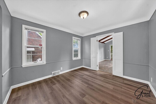Building Photo - 17400 Huntington Rd