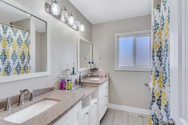 Building Photo - 10517 S Kestrel Rise Rd