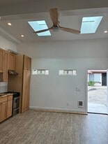 Building Photo - 1327 Hygeia Ave