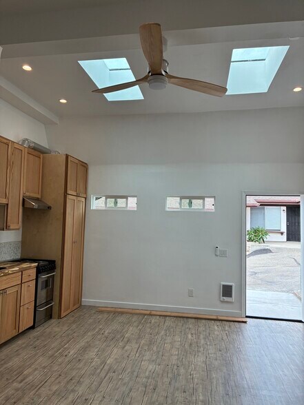 Primary Photo - 1327 Hygeia Ave