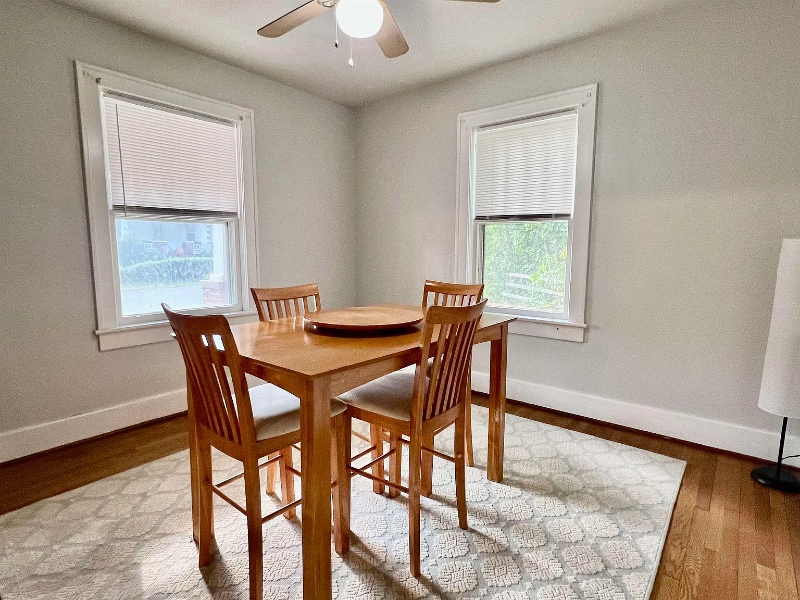 Building Photo - 511 Bowling St