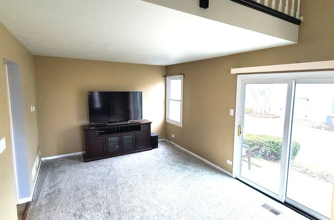 Building Photo - 2629 College Hill Cir