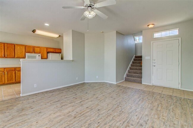 Building Photo - 2851 Southampton Way