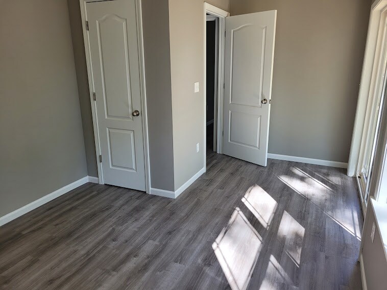 Building Photo - 305 Dogwood Pl