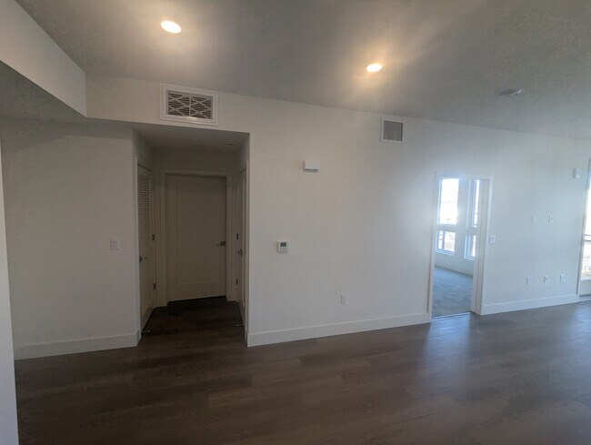 Building Photo - 3698 Vision Cmn