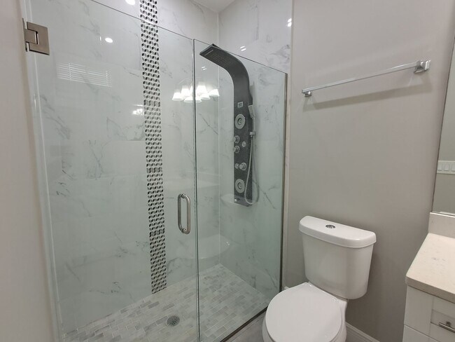 Building Photo - 213 Hightower Ave S