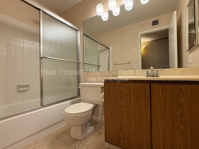 Building Photo - 8771 W Grovers Ave