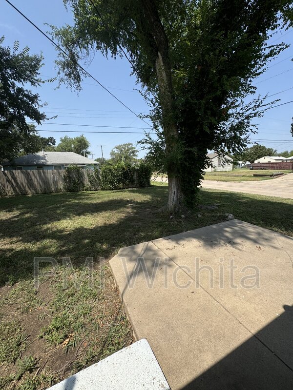 Building Photo - 2359 N Estelle St
