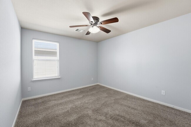 Building Photo - 719 Longstreet Dr