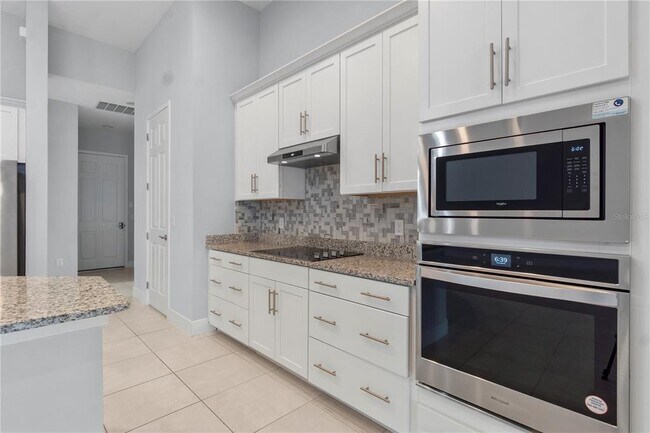 Building Photo - 2320 Symphony Cir