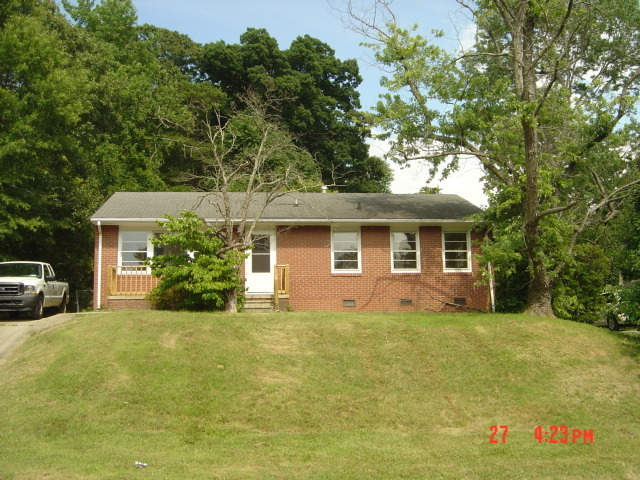 Primary Photo - East Cone Blvd 3 BR conveninent to 29 & Sh...