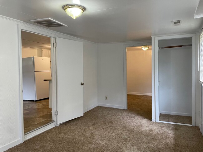 Building Photo - 2 bdrm singlewide with additions