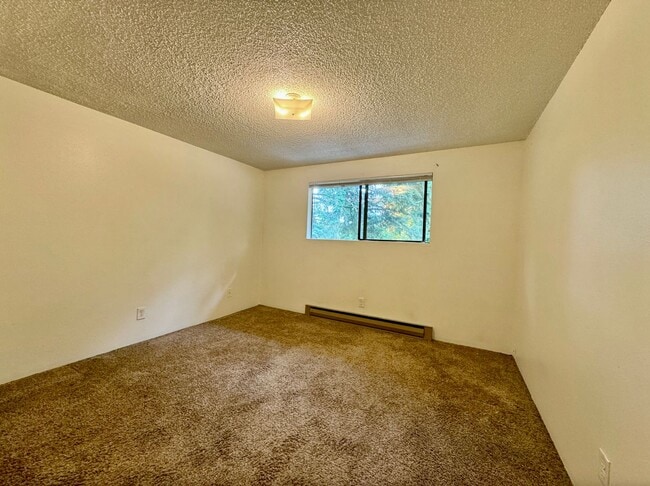 Building Photo - Move-In Special! Rent Ready 2-Bedroom 1 Ba...