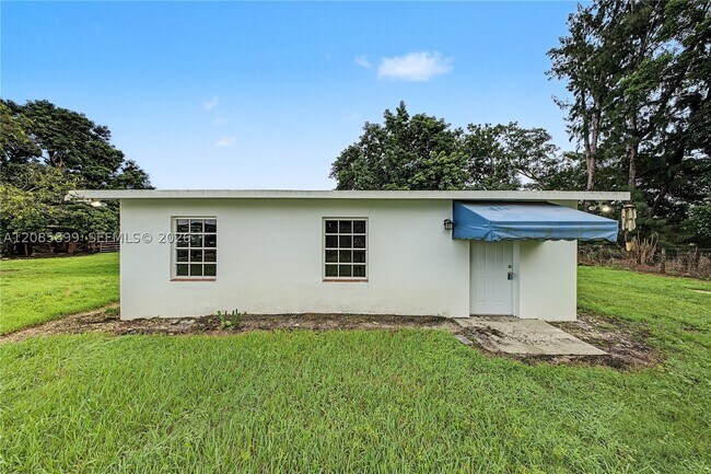 Building Photo - 15365 SW 206th Ave