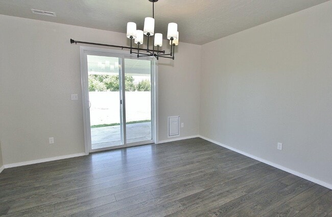 Building Photo - 769 S Beaver Creek Way