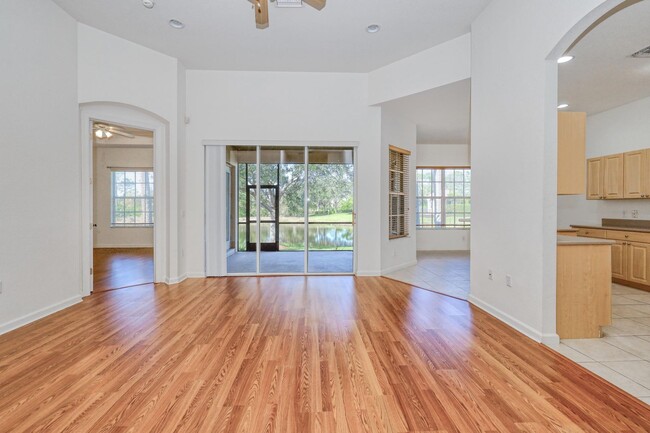 Building Photo - Emerson Square 4 Bedroom Home