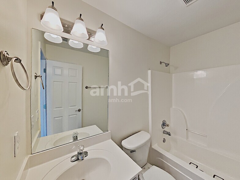 Building Photo - 10087 Harmon Springs Dr