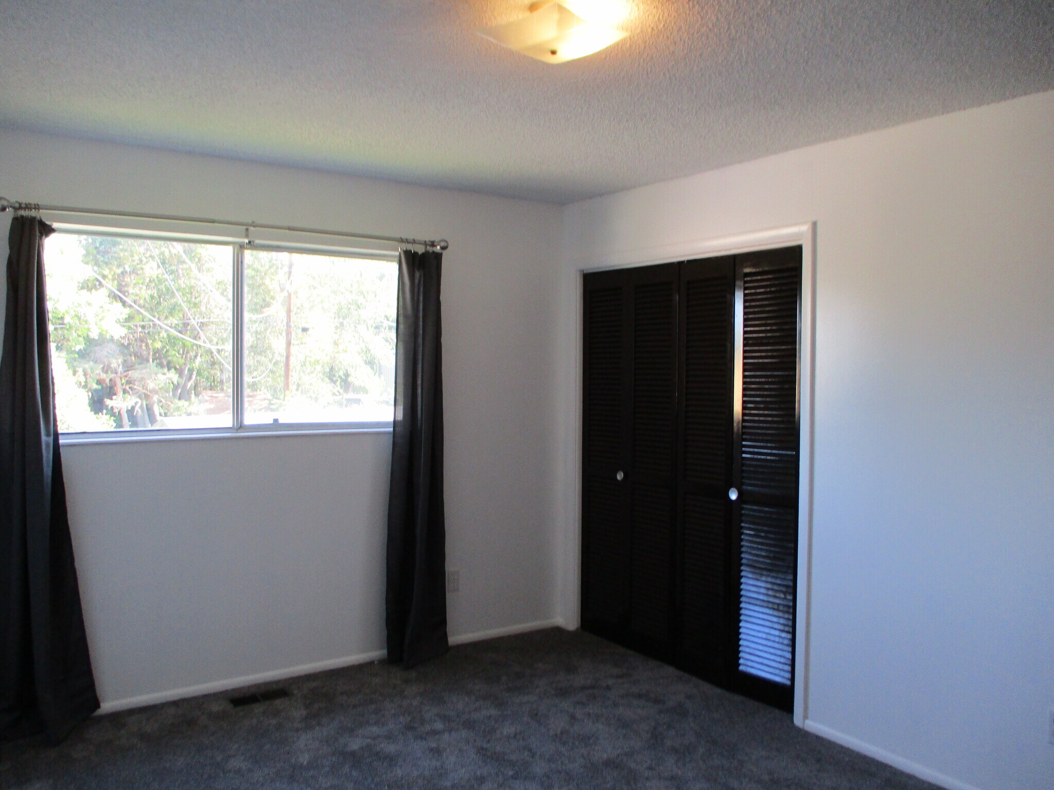 Building Photo - 133 W 300 N