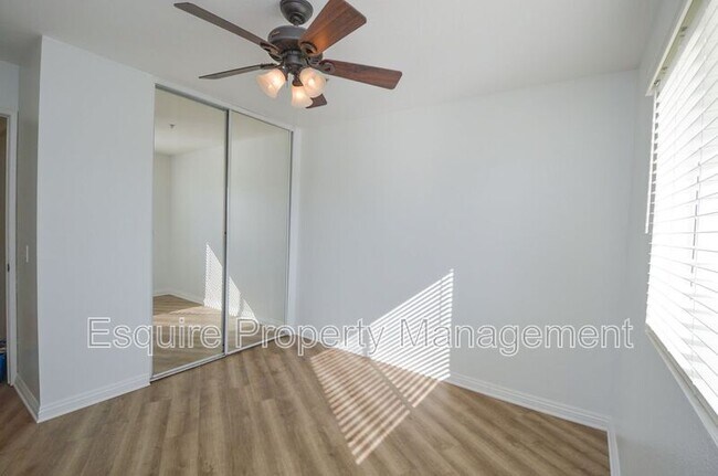 Building Photo - 2713 Antonio Dr