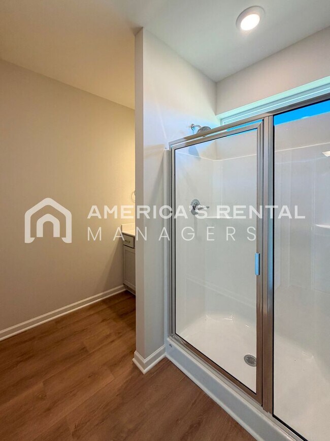 Building Photo - Modern Single Level Living at Havenridge! Sign a 13-month lease by 5/15/2026 and receive a leasin...