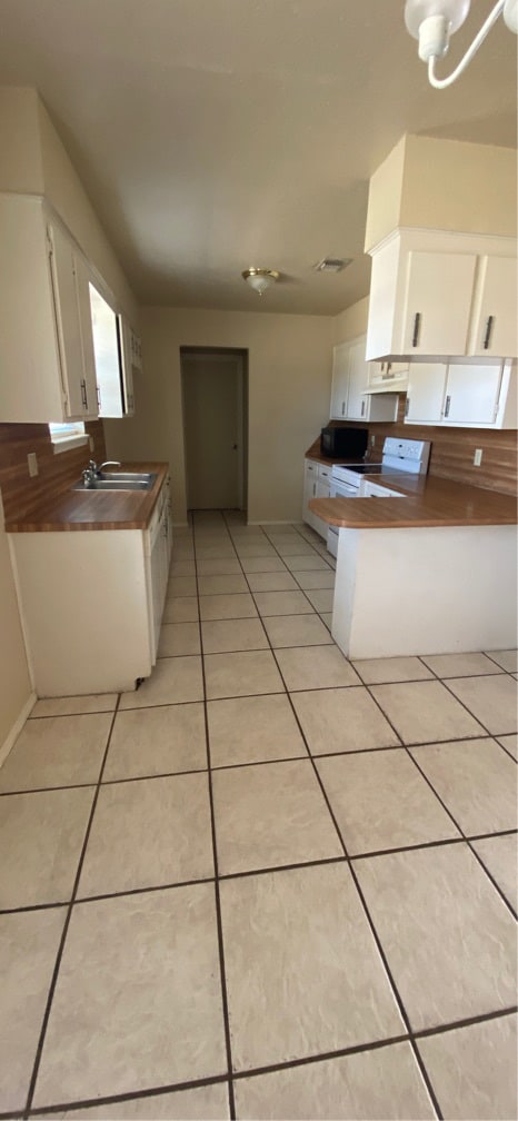 Building Photo - 9540 D J L Dr