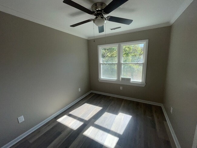 Building Photo - 303 Freeman St SE