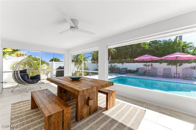 Building Photo - 690 100th Ave N