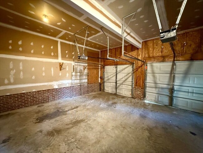 Building Photo - 306 Cary Pines Dr