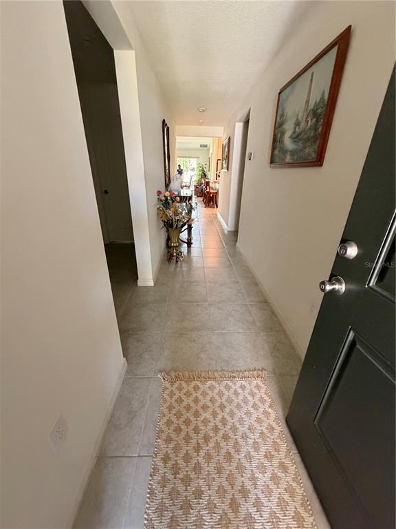 Building Photo - 9051 Oscraft Dr