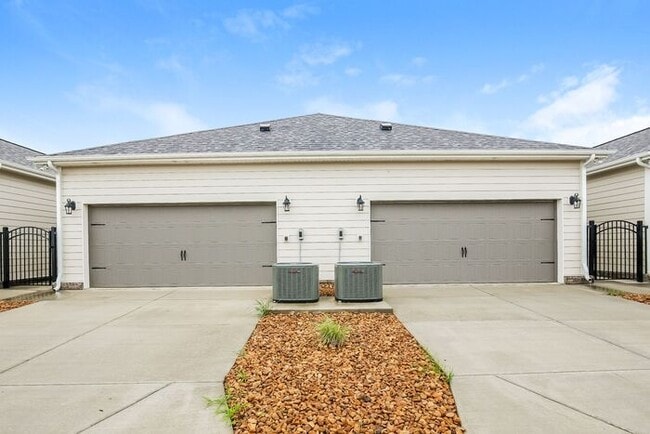 Building Photo - 2512 Elmcroft Ave