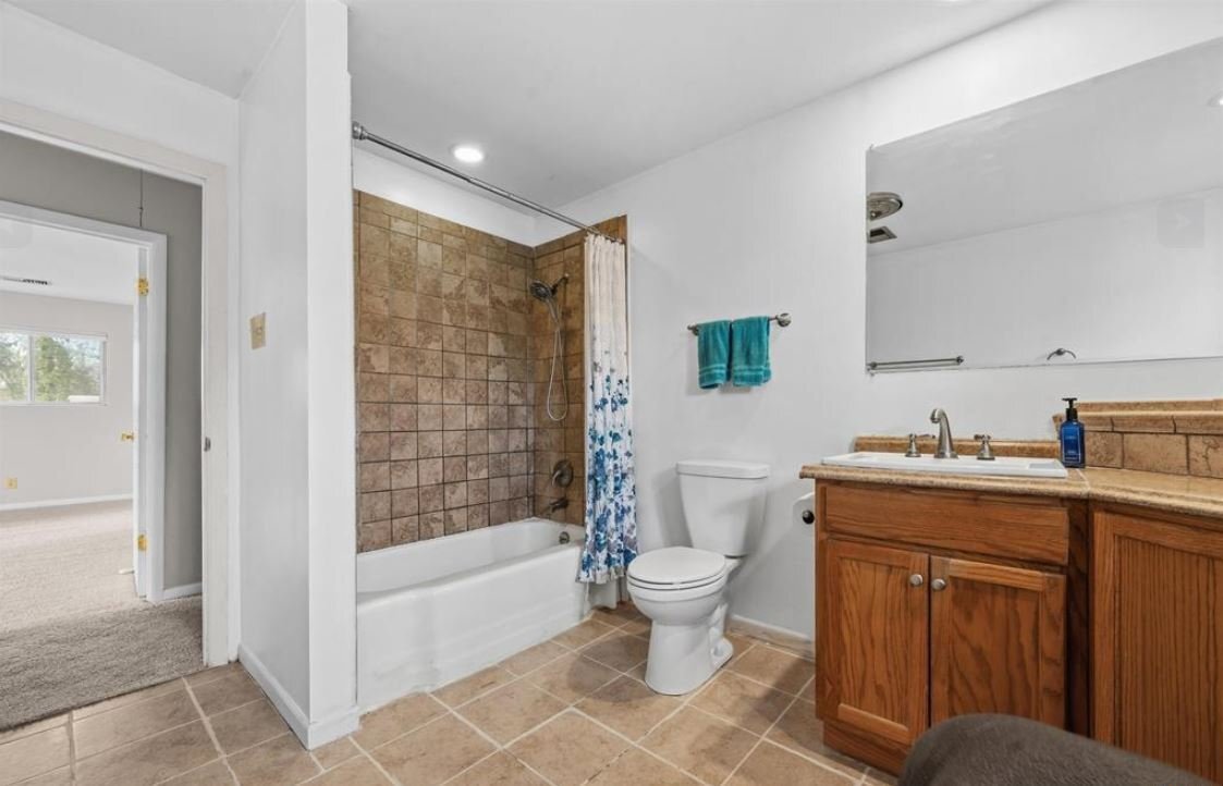 Building Photo - 7600 Teal Dr SW