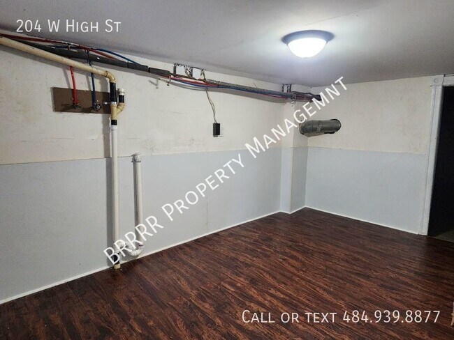 Building Photo - 204 W High St