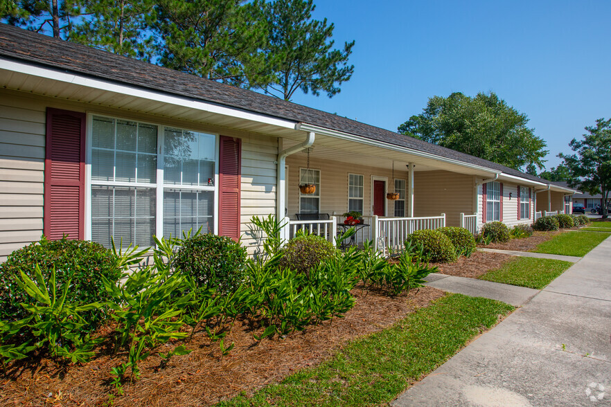 Primary Photo - Holly Cove Apartments