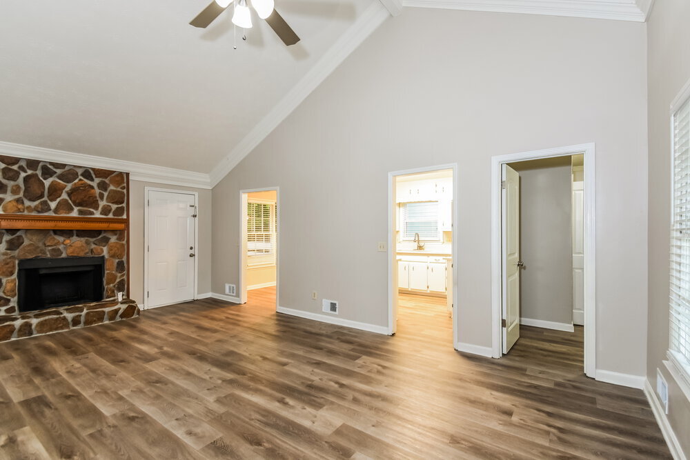 Building Photo - 1111 Realm Ln