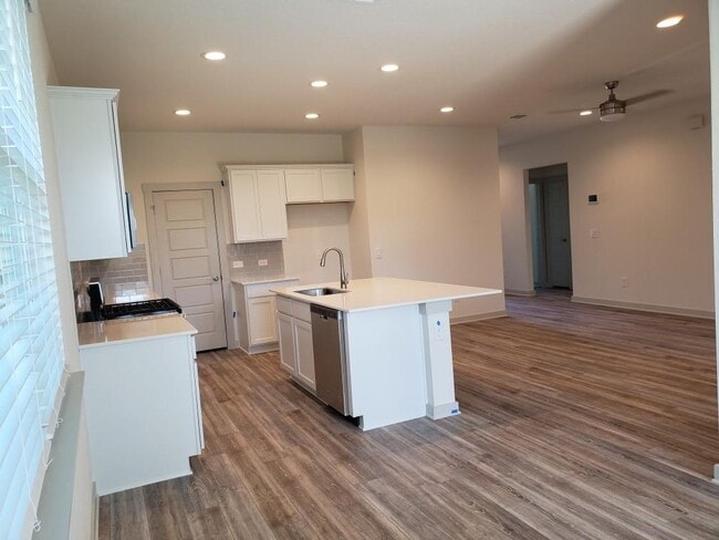 Building Photo - 205 Tequilana Pass