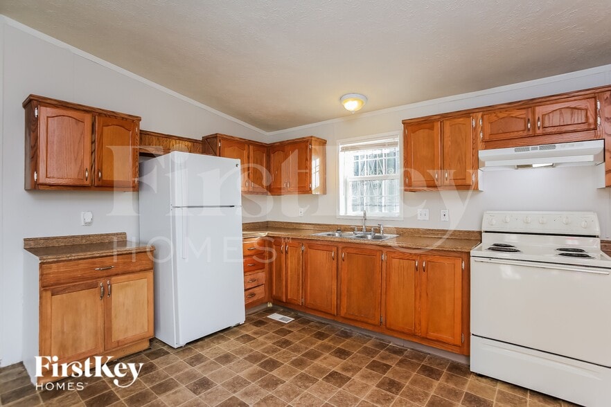 Building Photo - 5650 Askew Ave