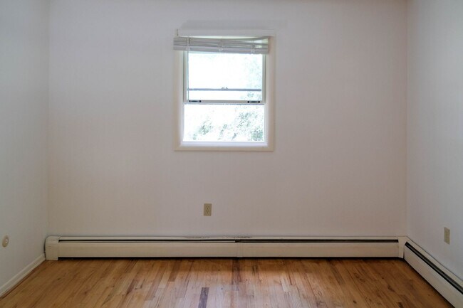 Building Photo - Must See Ranch Single Family Home