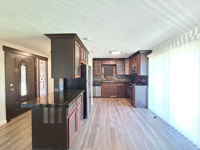 Building Photo - $2,400.00 - 4 Bed / 2 Bath Home in Upper South Hill with Large Backyard