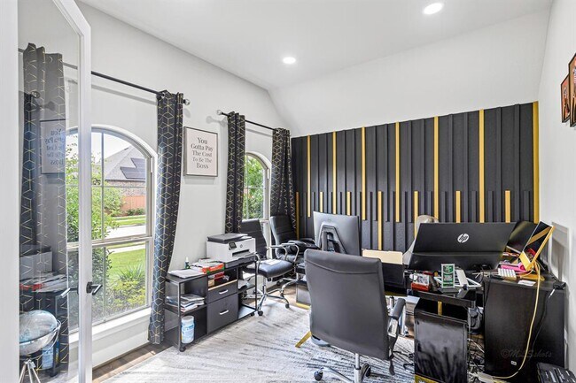 Building Photo - 7211 Sylvan Birch Trl