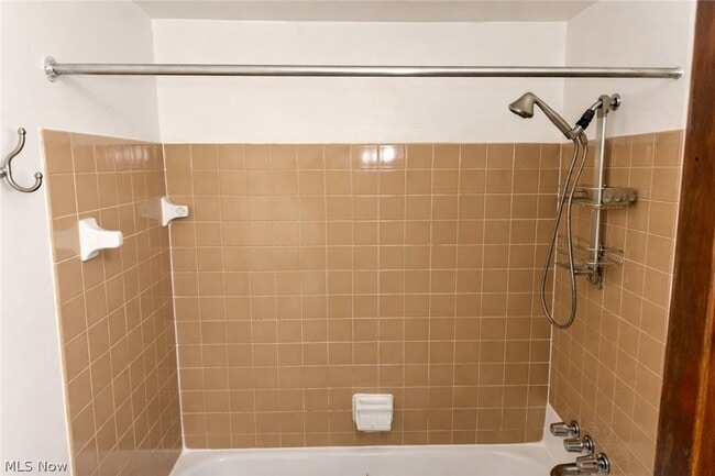 Building Photo - 9471 Madison Ln