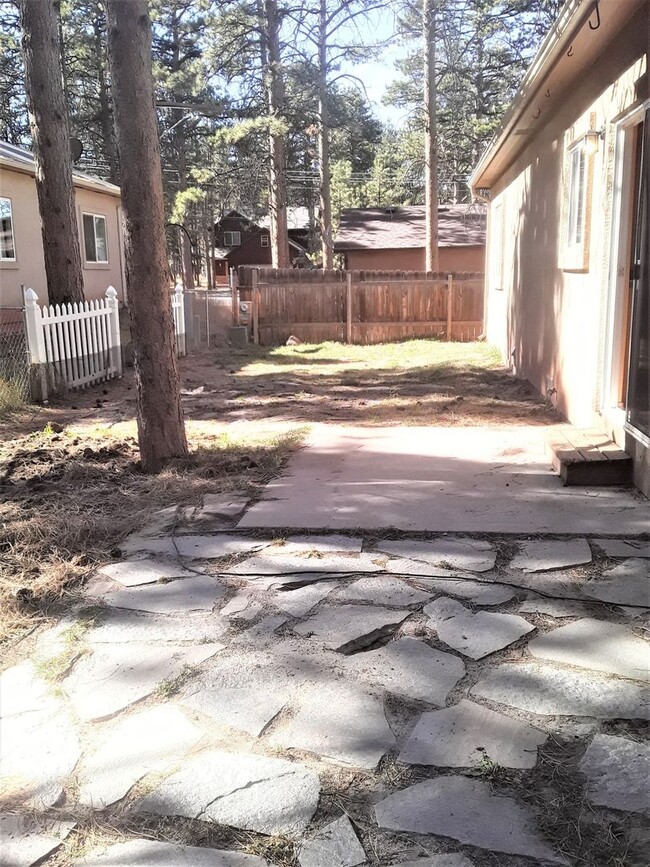 Building Photo - Adorable 3 Bedroom Home in Woodland Park
