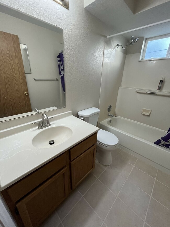 Building Photo - 3320 S 1570 E