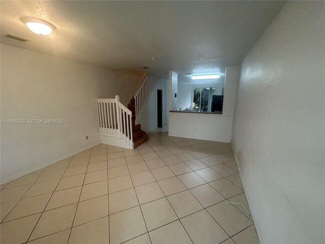 Building Photo - 1916 Alamanda Way