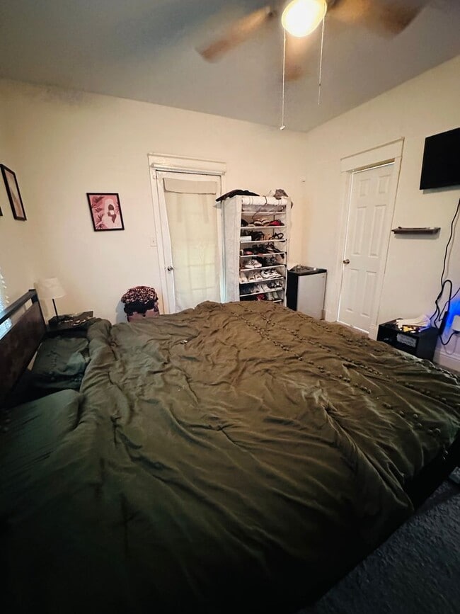 Building Photo - Beautifully Renovated 3bdrm/2.5bth Home Located in Richmond's North-side w/Balcony!