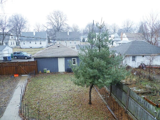 Building Photo - Pet-Friendly South Mpls 1BR | Fenced Yard | Available Immediately!